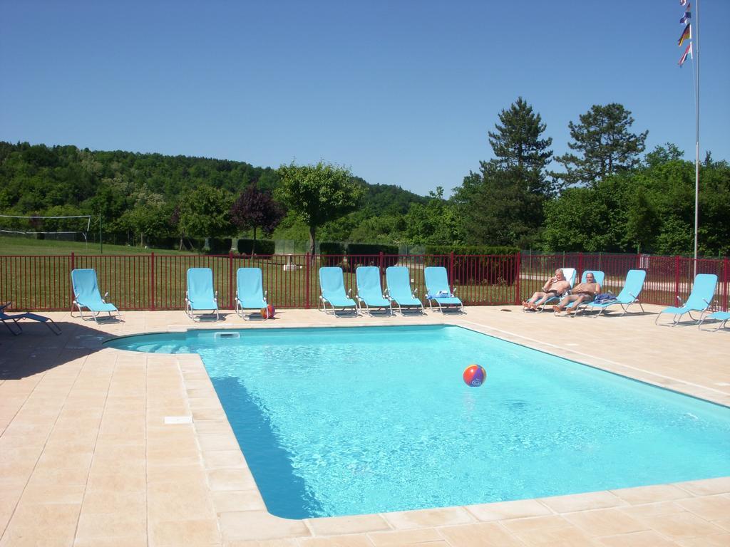 Camping De La Pelouse Jaulny Bagian luar foto
