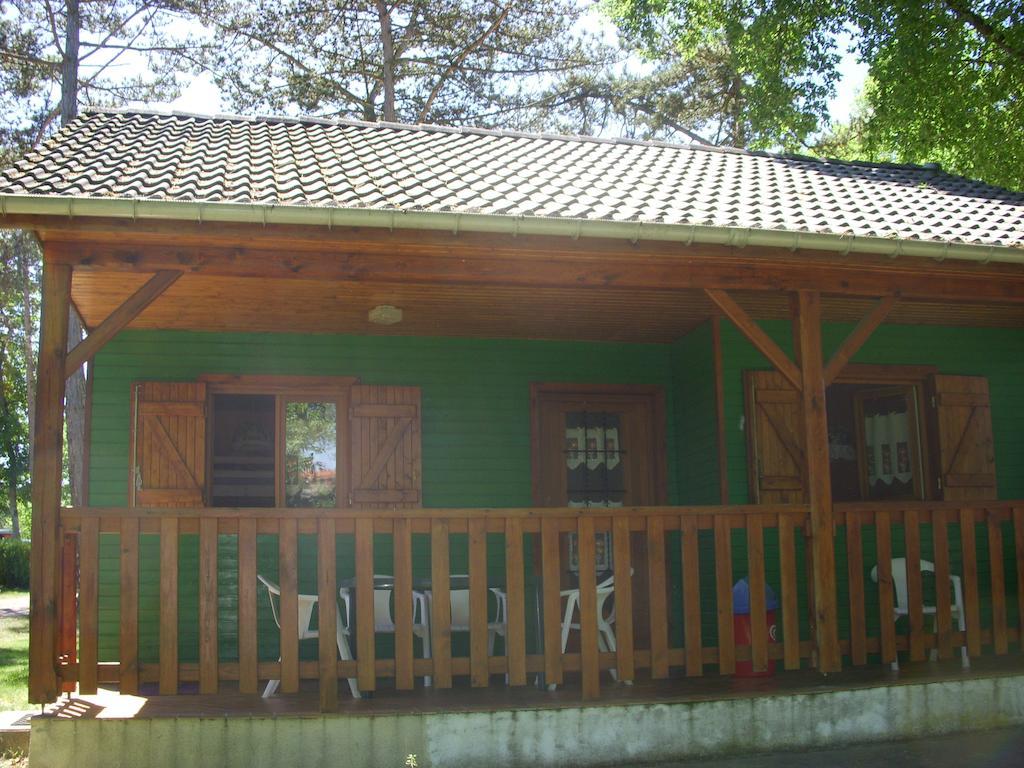 Camping De La Pelouse Jaulny Bagian luar foto