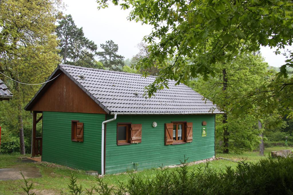 Camping De La Pelouse Jaulny Ruang foto